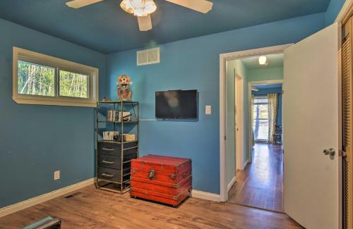 Rockwell House | Updated Deck and Dock Lakefront Home in Hot Springs