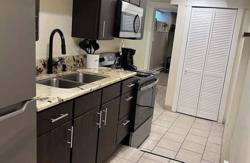 Speer Apartment | Updated Downtown Apartment in Baker with Off-Street Parking