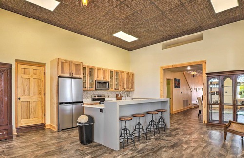West Plains House | Updated Dtwn West Plains Home: Walk to MSU!
