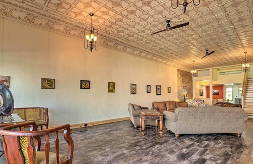 West Plains House | Updated Dtwn West Plains Home: Walk to MSU!