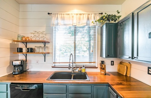 Redmond House | Updated Eagle Crest Townhouse with resort amenities