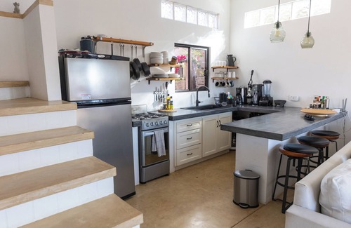 El Pescadero House | Updated Family Home - 3 mins to Cerritos Beach