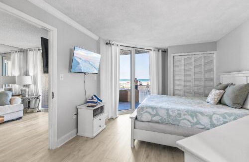 New Smyrna Beach House | Updated Ground Floor OceanFront Condo, Walk to Flagler Ave
