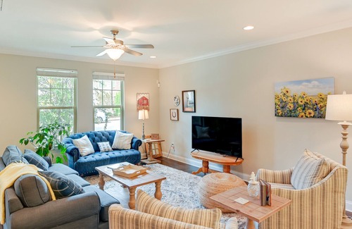 Hendersonville House | Updated Hendersonville Home w/ Fireplace!