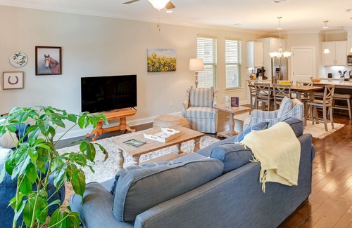 Hendersonville House | Updated Hendersonville Home w/ Fireplace!