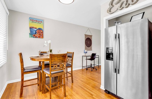 Atlanta House | Updated home in quiet neighborhood with sunroom, balcony & central AC