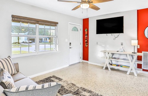 South Pinellas Community Council House | Updated home on a corner lot with a private pool - short drive to the beach