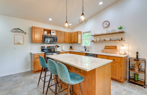 Mountain Springs House | Updated Home w/Private Hot Tub & Mtn Views!