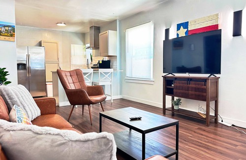 El Paso House | Updated Home with Modern Kitchen 3min to Ft. Bliss Unit 1n