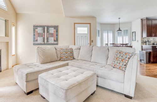 Troutdale House | Updated home with pergola, deck, gas grill, WiFi, & landscaped backyard