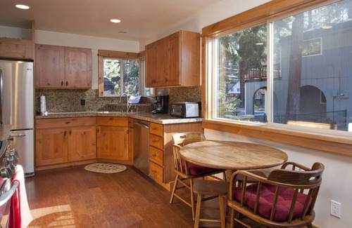 Kings Beach Cabin | Updated Kings Beach Cabin - Walk to Beach, Hot Tub
