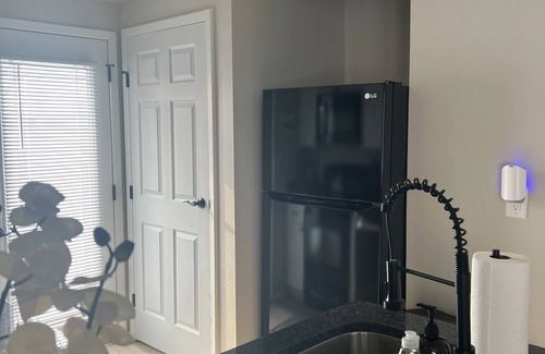 De Pere House | Updated Modern 1-Bedroom in De Pere