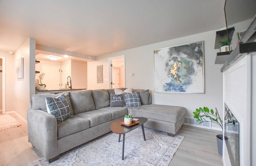 De Pere House | Updated Modern 1-Bedroom in De Pere
