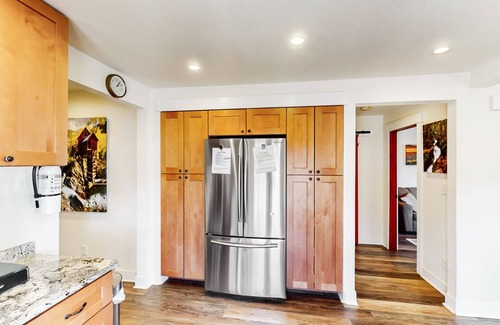Salida House | Updated mountain home with yard, horseshoes, hammock, & grill