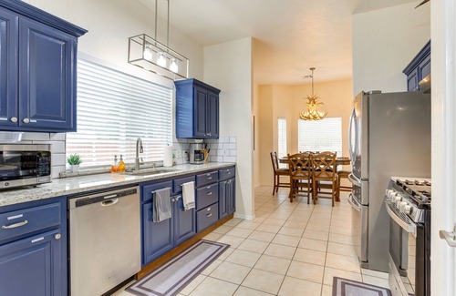 Norman House | Updated Norman Home ~ 1 Mi to Oklahoma University!