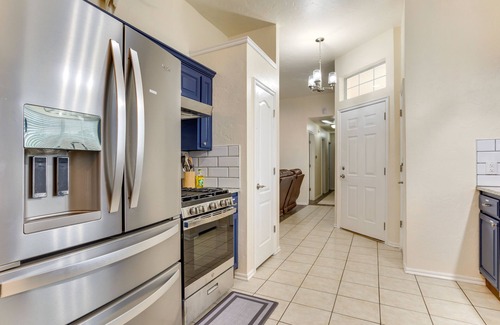 Norman House | Updated Norman Home ~ 1 Mi to Oklahoma University!