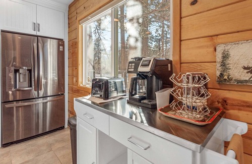 Sugarloaf House | Updated pet-friendly home with fenced yard, deck, near attractions and more!