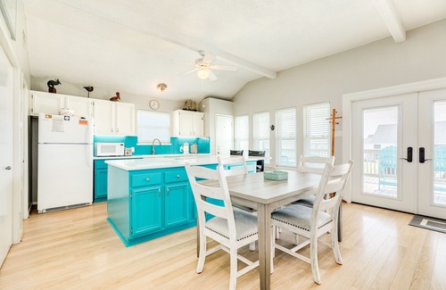 Spanish Grant House | Updated Private Home w/3rd Row Gulf Views; 7 houses to beach, 10 mi Downtown