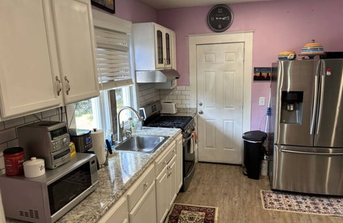 West Akron House | Updated Spacious & Stylish 3-B 2-Bath Home Akron