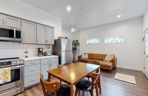Novato House | Updated Spanish-Style Home w/Private Entrance, Close To Golf, Shopping, & Hiking