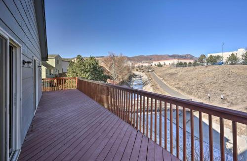 Kissing Camels House | Updated Springs Home - 3 Mi to Garden of the Gods!