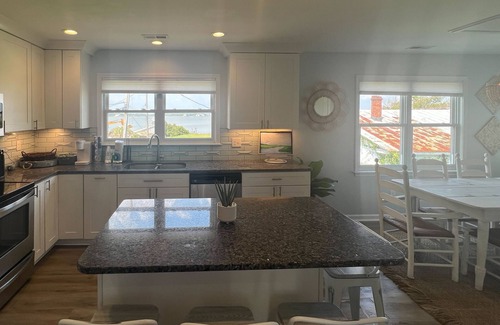 Morehead City House | Updated three-story home with kayaks, bikes, & water views - great location