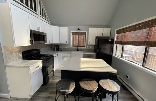 Lackawaxen House | Updated vacation home- with HOT TUB and tons of community amenities!