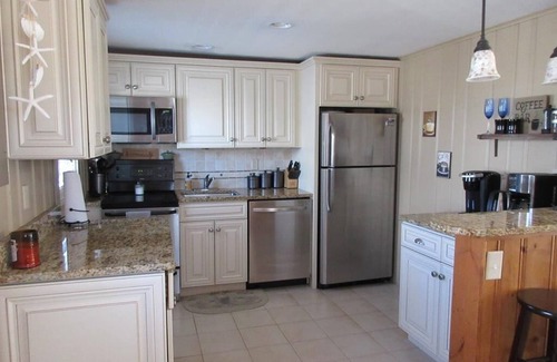 Harvey Cedars Apartment | Upgraded 2nd floor duplex in the heart of Harvey Cedars close to the bay beach.