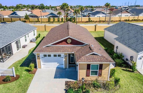 Wildwood House | Upgraded Home in The Villages! Golf Cart Included, Community Pools and Much More