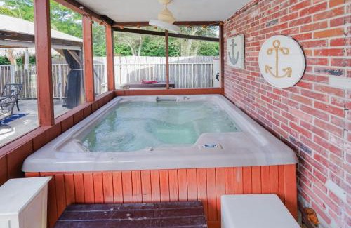 Survey Creek Apartment | Upgraded Lux Retreat in Coconut Creek with Pool and Hot Tub