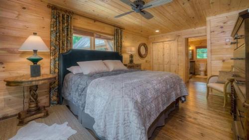 Mineral Bluff House | Uplifting