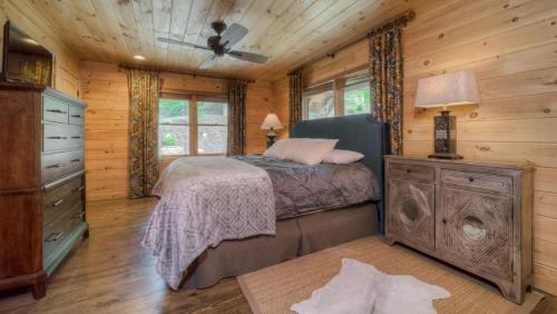 Mineral Bluff House | Uplifting
