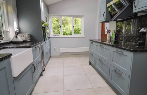 Lyme Regis Cottage | UPPER COTTAGE, pet friendly, character holiday cottage in Uplyme