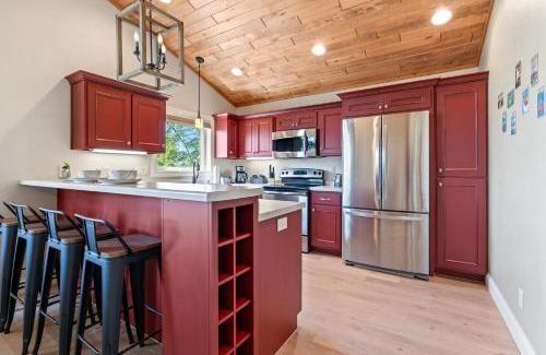 Sturgeon Bay House | Upper Deck by Simple Life Rentals
