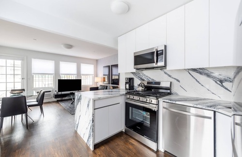 Upper East Side Apartment | Upper East Side Two Bedroom in Great Location