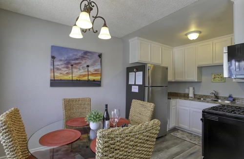 Downtown Condo | Upper Level Unit one Bedroom/One Bath