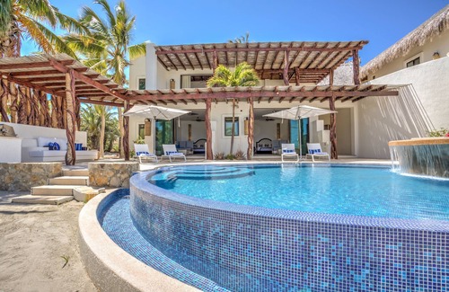 La Paz Apartment | Upper Palmilla: Oceanfront room with pivate balconi