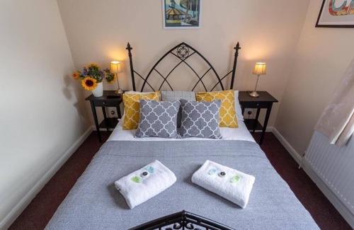 Kemptown Hotel | Upper Rock 8 - double room en-suite