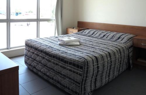 Kirwan Hotel | Upper Ross Hotel
