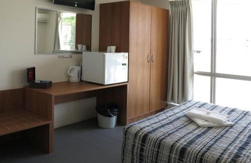 Kirwan Hotel | Upper Ross Hotel