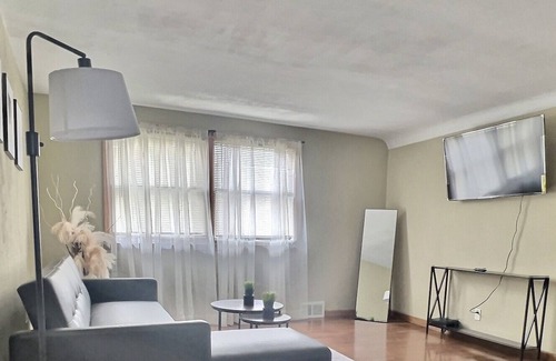 Milwaukee Apartment | Upper unit