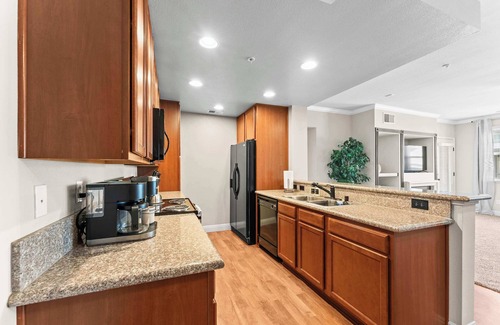 Reno/Tahoe Airport Apartment | Upscale 1BR | Mini Golf, Sauna & Heated Pool Stay