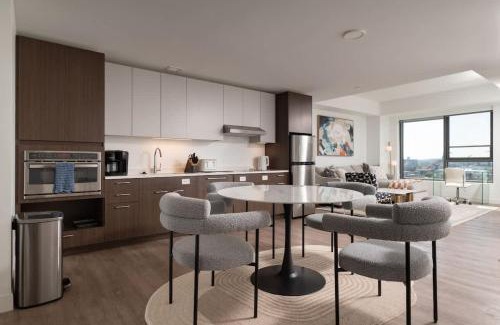 Central Square Apartment | Upscale 1BR near MIT Harvard with Parking
