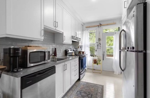 Mile End Apartment | Upscale 1BR studio in MTL (Mile-End)