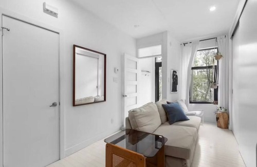 Mile End Apartment | Upscale 1BR studio in MTL (Mile-End)