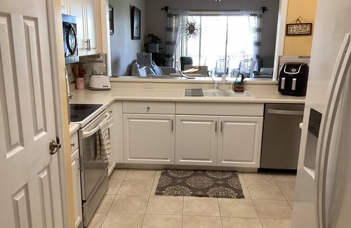Naples Villa | Upscale 2 bedroom 2 bathrooms cozy villa, Golf Community