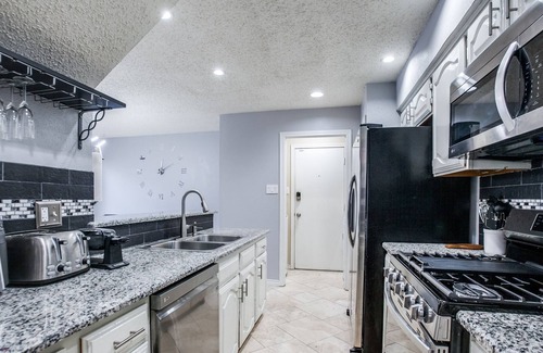 Garland House | Upscale 2 story luxury home in a lovely area!