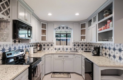 Shearer Hills - Ridgeview House | Upscale AT THE QUARRY HOUSE!