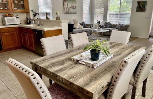 North City House | Upscale Beautiful Home in Prime Location Near all! Carmel Valley/RSF/Del Mar