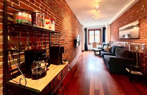 Saint-Jean-Baptiste Apartment | Upscale condo in Saint-Jean-Baptiste